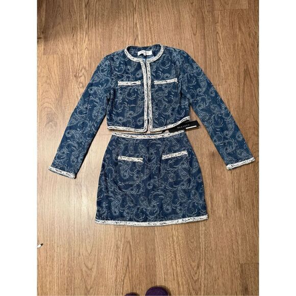 Elliatt Denver Denim Blue Cropped Jacket & Mini Skirt Set Classic size S NWT - Picture 4 of 6